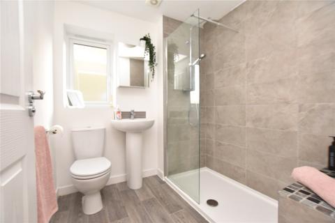 2 bedroom semi-detached house for sale, Kentish Vale, Leeds, West Yorkshire