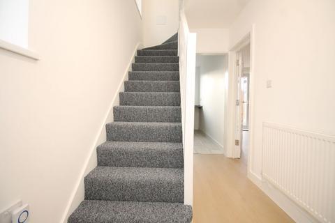 3 bedroom semi-detached house to rent, Robinson Road, Dagenham