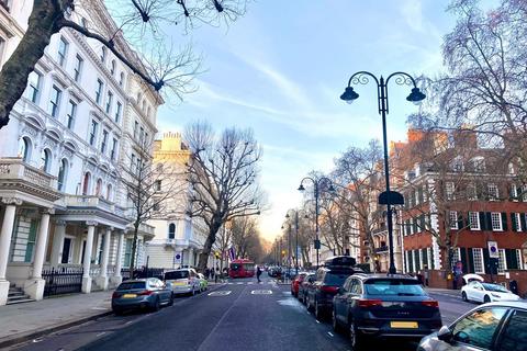2 bedroom apartment to rent, South Kensington, London. SW7