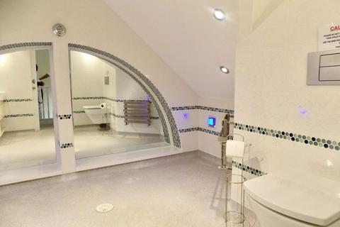 3 bedroom bungalow to rent, Stone Acre Lodge, Lansdowne Road, Torquay