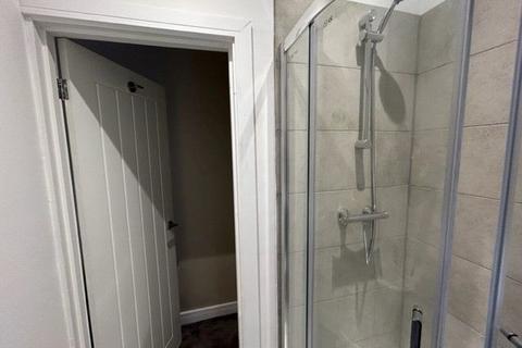 undefined, Room 4, West End Avenue