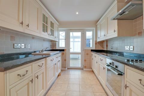3 bedroom bungalow for sale, Orchard Rise, Bideford, Devon, EX39