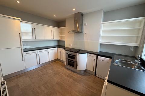 2 bedroom flat to rent, Stockport SK4