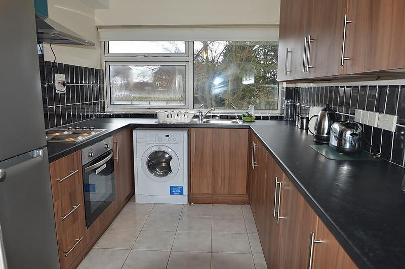 Kitchen (Main)