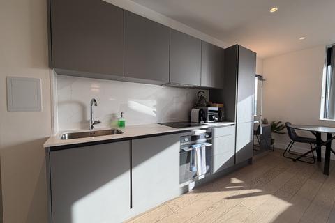 Studio to rent, Harlequin Avenue