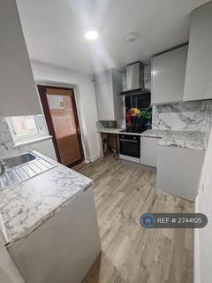 2 bedroom terraced house to rent, Maxey Road, Dagenham, RM9