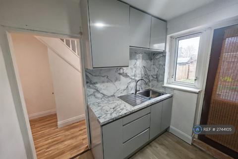 2 bedroom terraced house to rent, Maxey Road, Dagenham, RM9