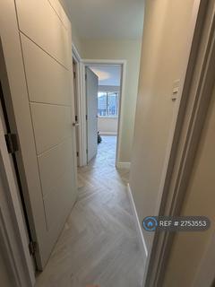 2 bedroom flat to rent, Rutherford House, Teddington, TW11