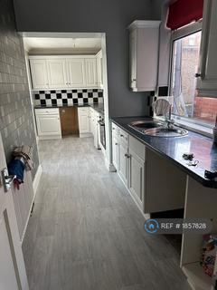 3 bedroom semi-detached house to rent, Sheppard Road, Doncaster, DN4