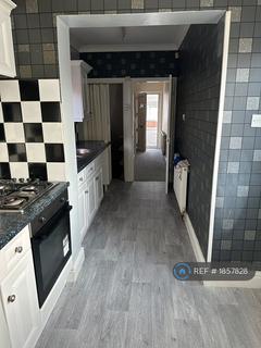 3 bedroom semi-detached house to rent, Sheppard Road, Doncaster, DN4