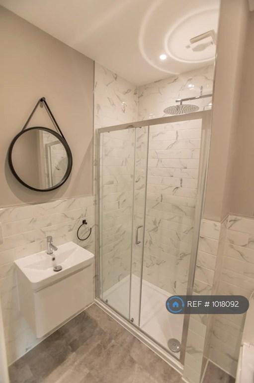 En-Suite Bathroom