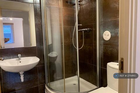 2 bedroom flat to rent, Albion Gardens, Edinburgh, EH7