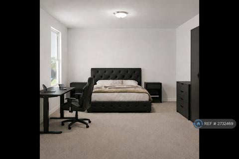 1 bedroom in a house share to rent, Old Kent Road, London, SE15