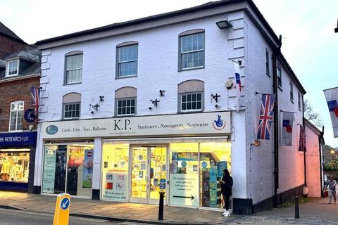Retail property (high street) to rent, 18-19 Market Pl Wallingford OX10 0AD