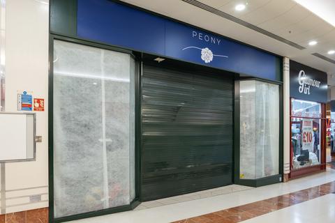 Retail property (high street) to rent, Marlowes Hemel Hempstead HP1 1DX