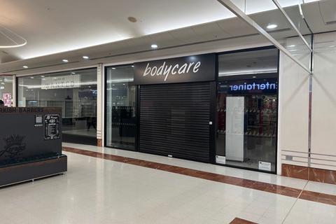 Retail property (high street) to rent, Marlowes Hemel Hempstead HP1 1DX