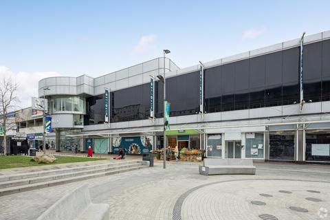 Retail property (high street) to rent, Marlowes Hemel Hempstead HP1 1DX