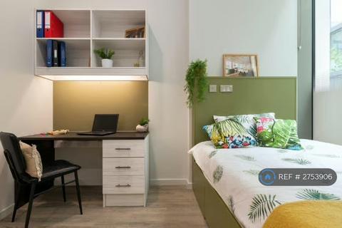 Studio to rent, London, London, E2
