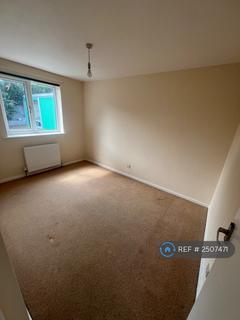 2 bedroom flat to rent, Warren Lane, Eldwick, BD16