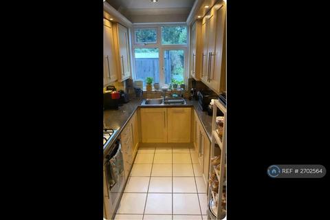 3 bedroom semi-detached house to rent, Le May Avenue, London, SE12