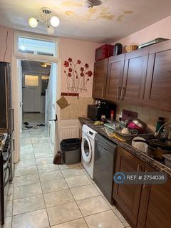 4 bedroom semi-detached house to rent, Hendon Way, London, NW4