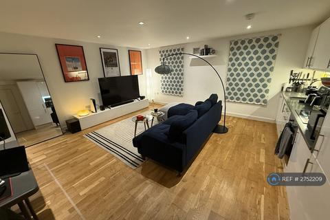 2 bedroom flat to rent, Kings Avenue, London, SW4