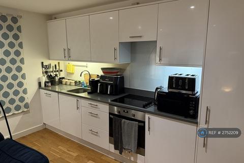 2 bedroom flat to rent, Kings Avenue, London, SW4