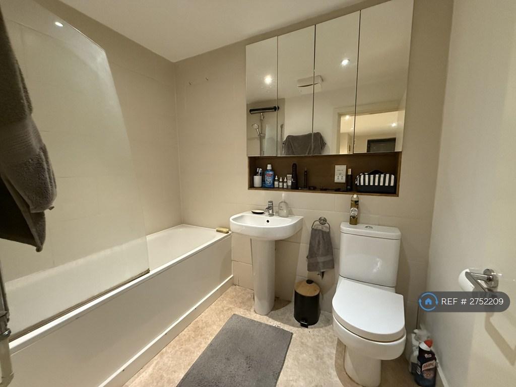 En-Suite Bathroom