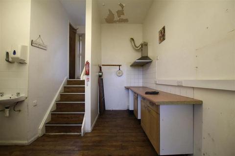 Retail property (high street) to rent, 14A Lyndhurst Ter Newcastle Upon Tyne NE16 3DY
