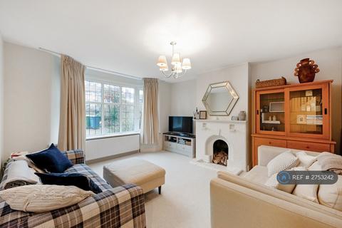 5 bedroom semi-detached house to rent, Eastcote View, Pinner, HA5