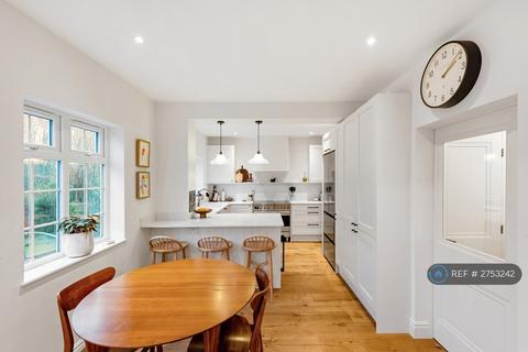 5 bedroom semi-detached house to rent, Eastcote View, Pinner, HA5