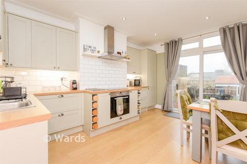 3 bedroom terraced house for sale, Kingswood Avenue, Chatham, Kent