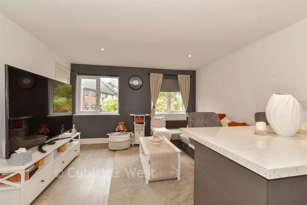 Lounge/Kitchen