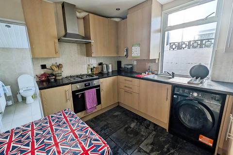4 bedroom terraced house for sale, Daniel Street, Cardiff, CF24 4NY