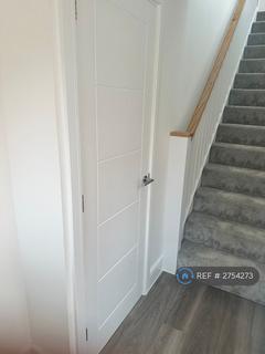 2 bedroom semi-detached house to rent, Harris Crescent, Chelmsford, CM1