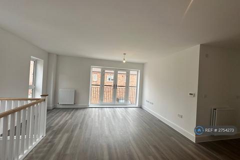 2 bedroom semi-detached house to rent, Harris Crescent, Chelmsford, CM1