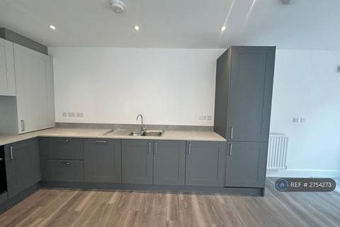 2 bedroom semi-detached house to rent, Harris Crescent, Chelmsford, CM1