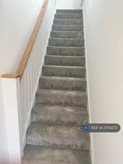 2 bedroom semi-detached house to rent, Harris Crescent, Chelmsford, CM1
