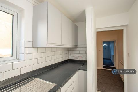 2 bedroom terraced house to rent, Marlborough Road, Gillingham, ME7