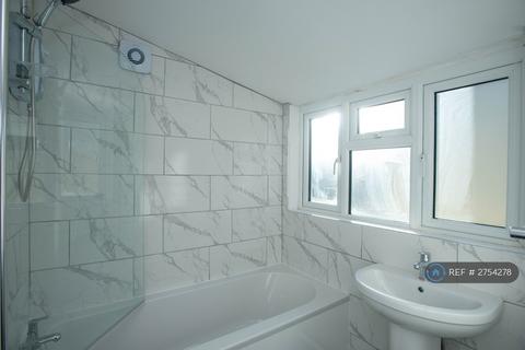 2 bedroom terraced house to rent, Marlborough Road, Gillingham, ME7