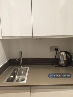 Studio to rent, The Crescent, London, SE8