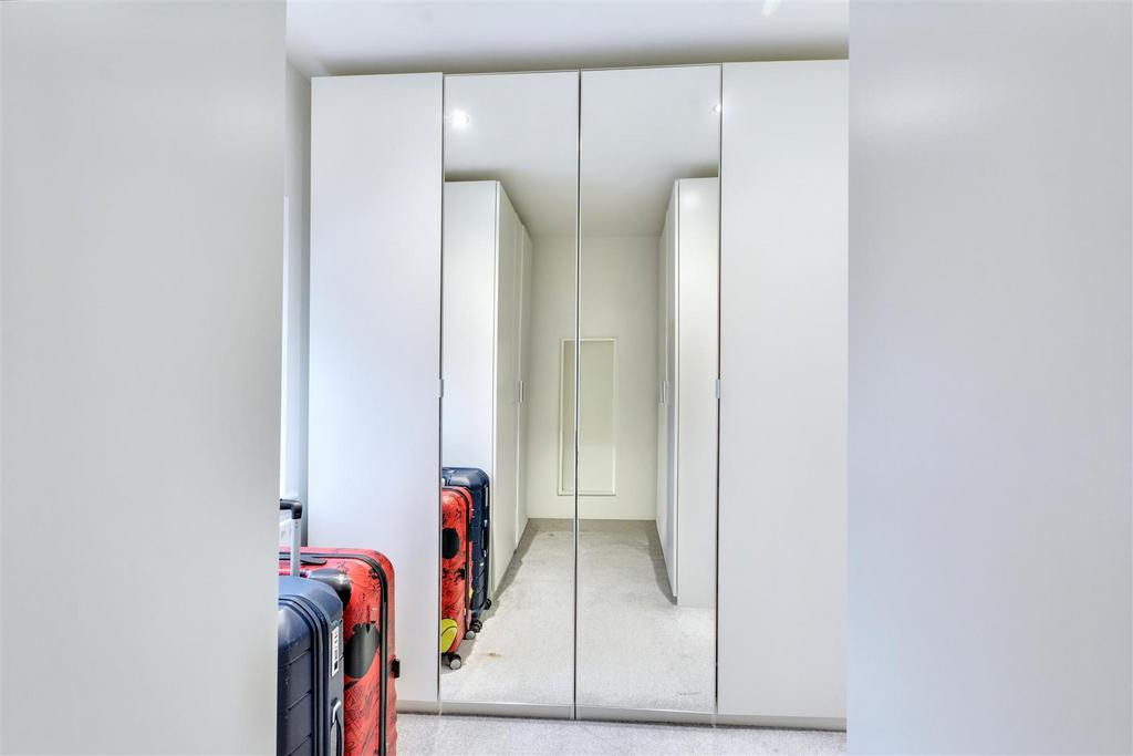 Dressing Room 3.jpeg