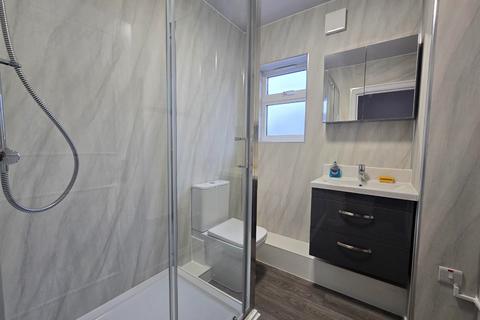 2 bedroom flat to rent, All Souls Avenue, London, Greater London, NW10