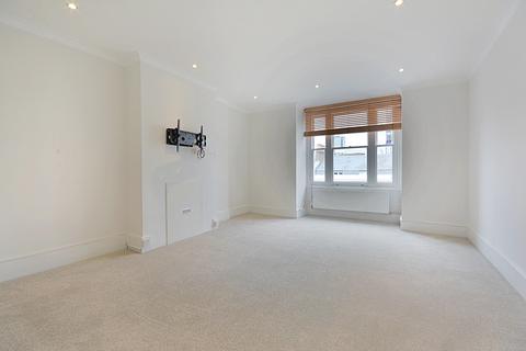 2 bedroom flat to rent, Harley Street, Marylebone Village, London W1