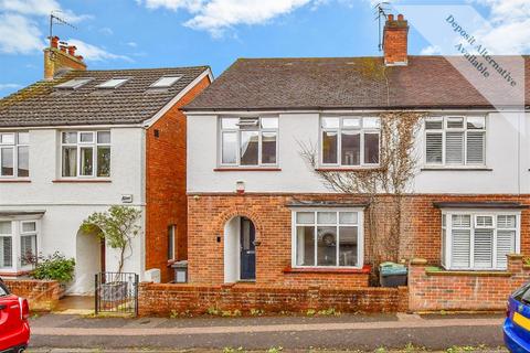 4 bedroom semi-detached house to rent, Lawn Road Tonbridge TN9