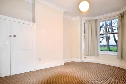 1 bedroom ground floor flat to rent, St Georges Avenue, Kingsthorpe, NN2