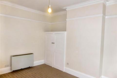 1 bedroom ground floor flat to rent, St Georges Avenue, Kingsthorpe, NN2