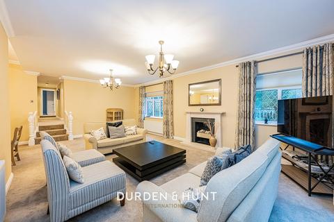 3 bedroom detached bungalow to rent, Manor Road, Loughton, IG10