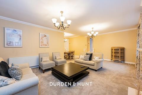 3 bedroom detached bungalow to rent, Manor Road, Loughton, IG10