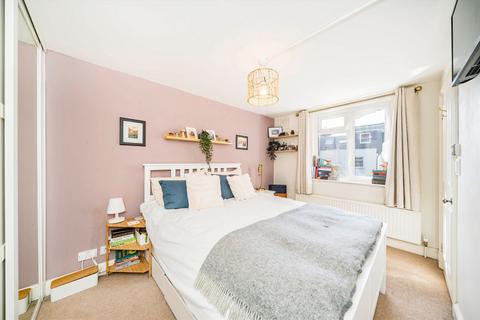 2 bedroom flat for sale, Greyhound Road, London W6
